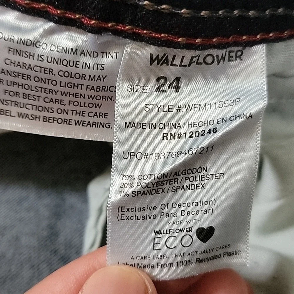 Wallflower Legendary‎ Fit Slim Bootcut Jeans Size 24 Evan Dark Wash Belted NWT